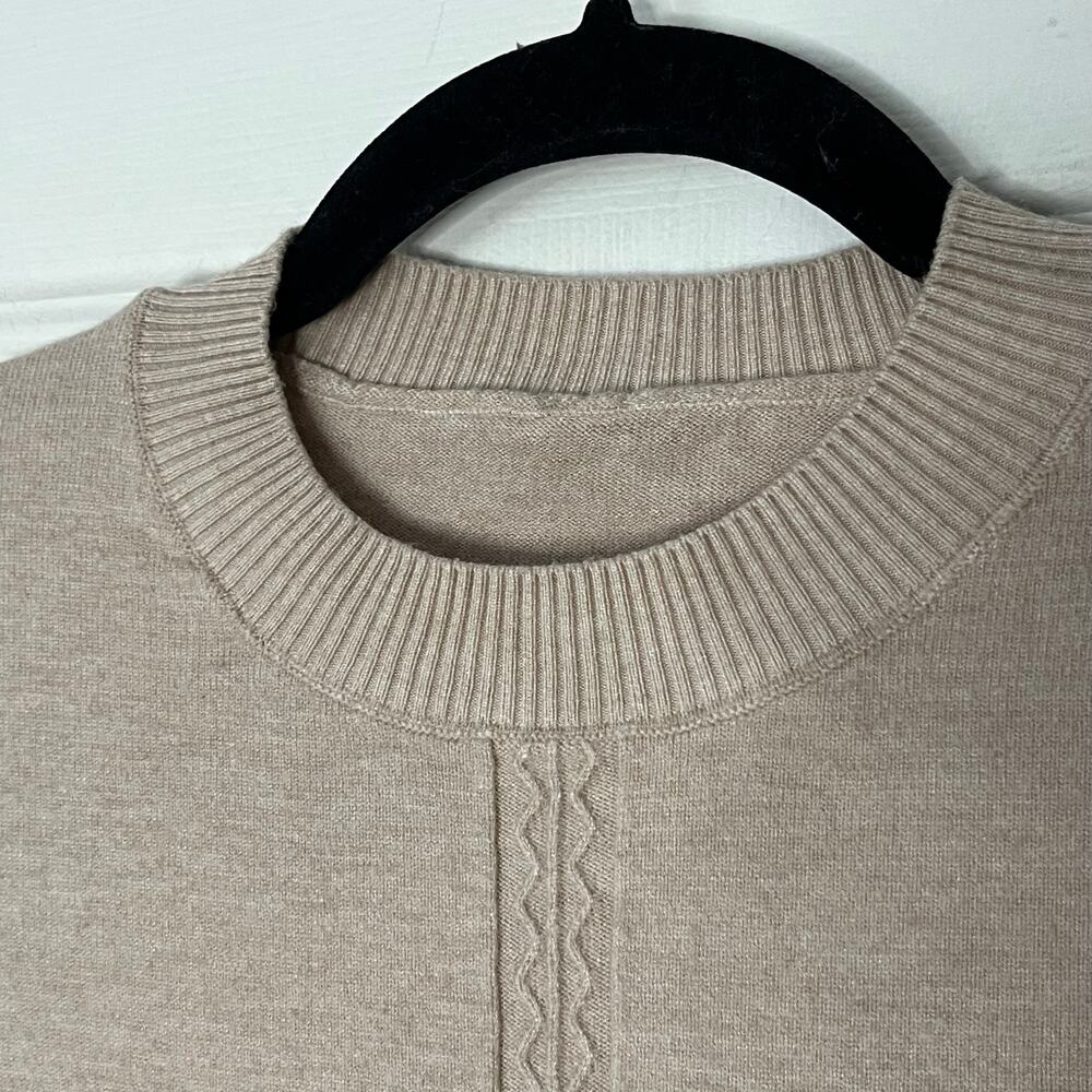 Textured Pattern Sweater - Size UNKNOWN - Picture 3 of 5